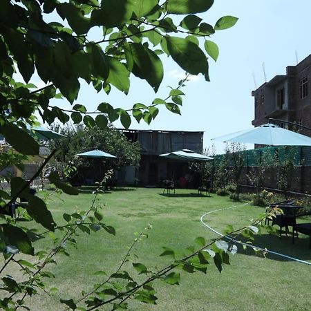 The Jamawar Hotel Srīnagar Exterior foto