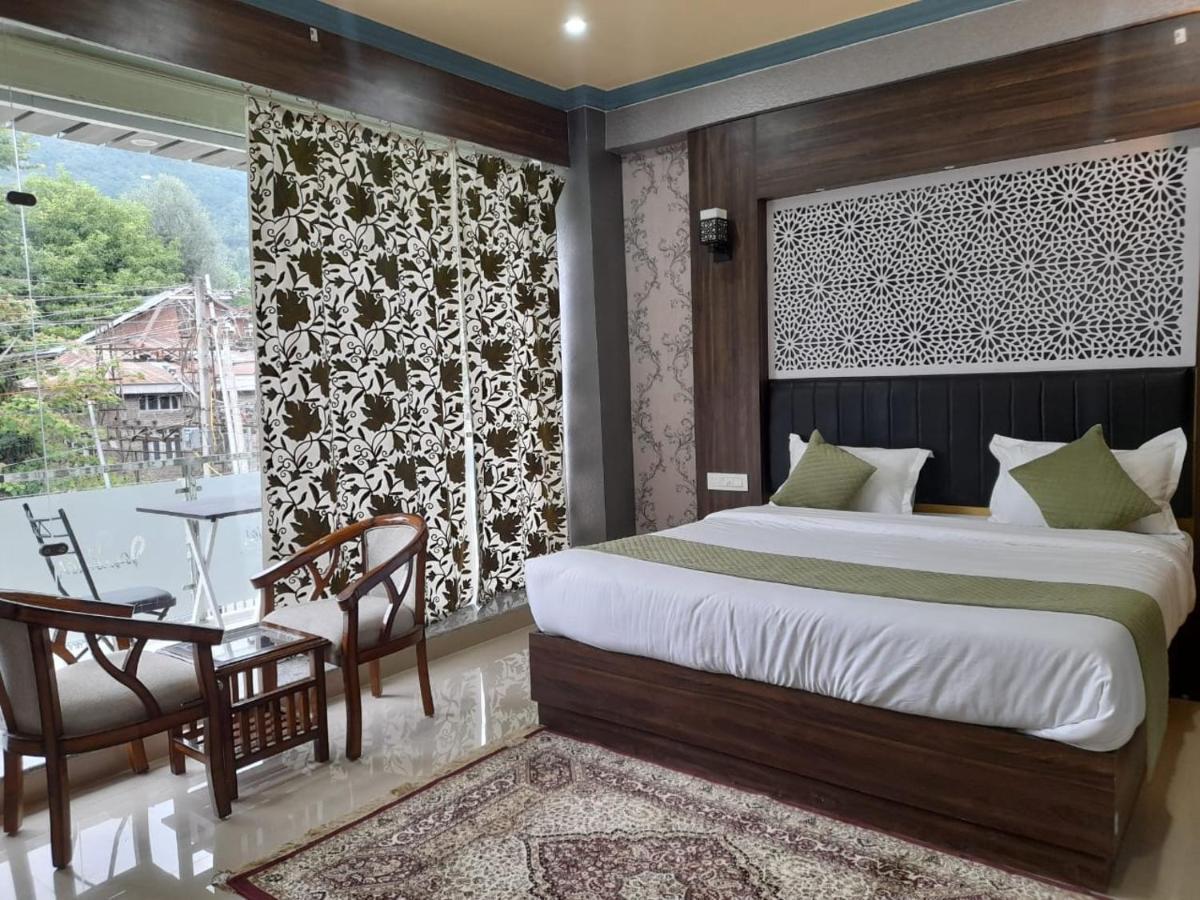 The Jamawar Hotel Srīnagar Exterior foto