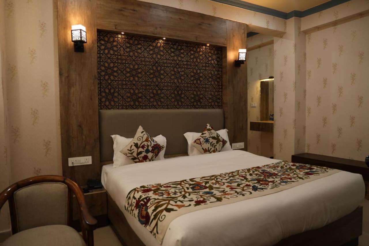 The Jamawar Hotel Srīnagar Exterior foto